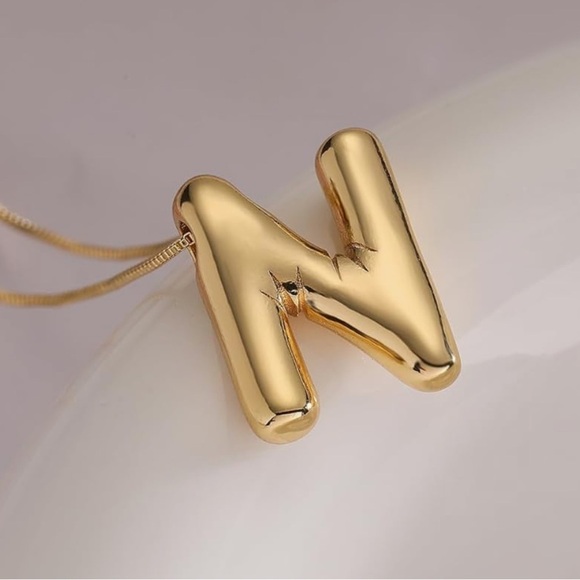 BRAND NEW, STILL IN THE PACKAGE Trendy Bubble Initial Charm and Necklace - Picture 2 of 2